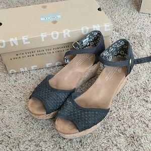 Toms wedge sandals